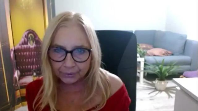Image 3 of desiresofia Stream on Chaturbate on 19 days ago