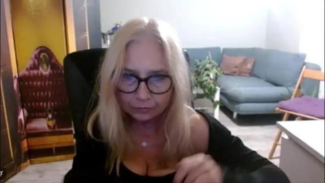 Image 6 of desiresofia Stream on Chaturbate on 2 months ago