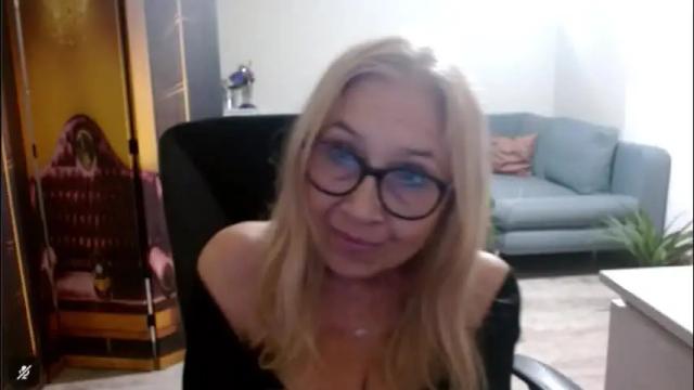Image 3 of desiresofia Stream on Chaturbate on 2 months ago