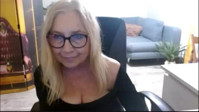 Image 8 of desiresofia Stream on Chaturbate on 1 month ago