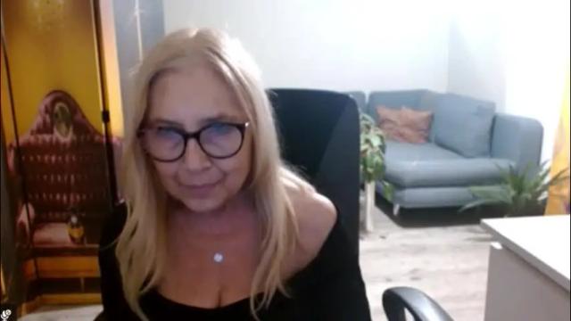 Image 2 of desiresofia Stream on Chaturbate on 1 month ago