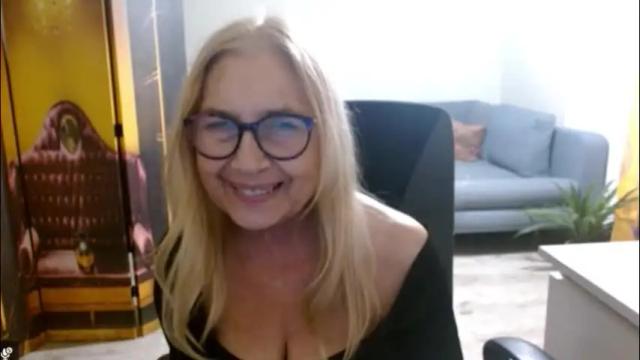 Image 3 of desiresofia Stream on Chaturbate on 1 month ago