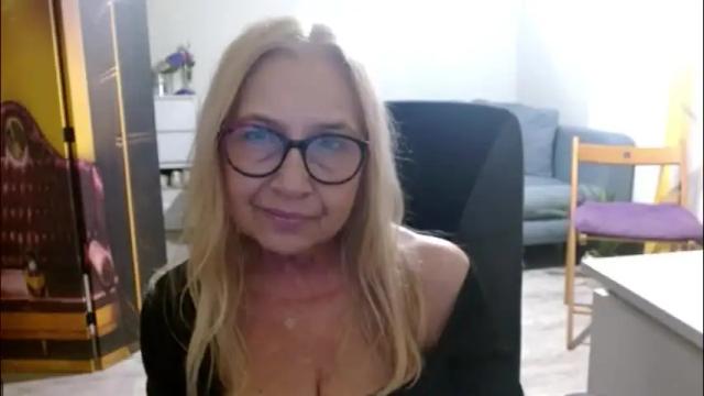 Image 3 of desiresofia Stream on Chaturbate on 6 days ago