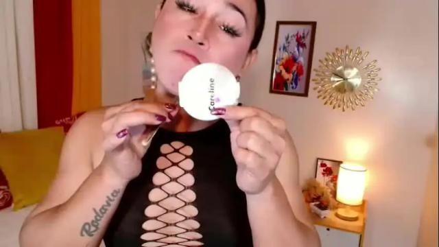 Image 10 of destenierose Stream on Chaturbate on 13 days ago