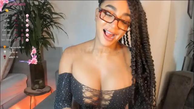 Image 2 of destinnemil Stream on Chaturbate on 1 month ago