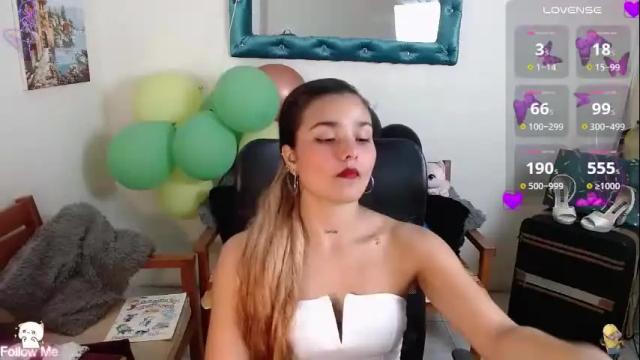 Image 12 of destinyhills_ Stream on Chaturbate on 1 month ago