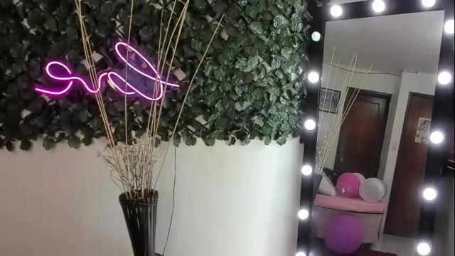 Image 12 of destinyhills_ Stream on Chaturbate on 1 month ago