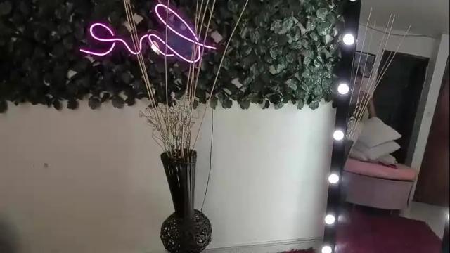 Image 2 of destinyhills_ Stream on Chaturbate on 1 month ago