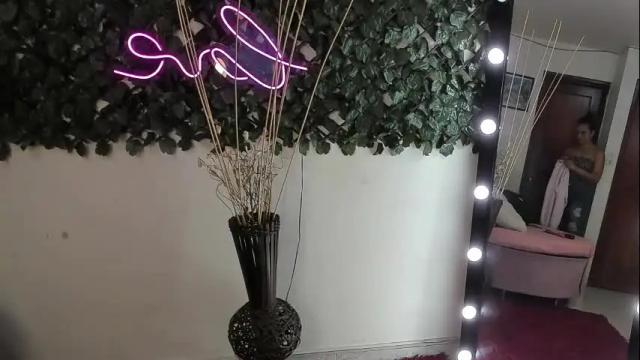 Image 3 of destinyhills_ Stream on Chaturbate on 1 month ago