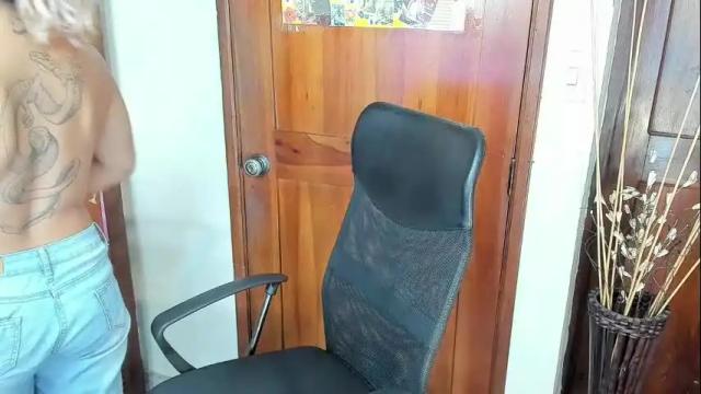 Image 11 of destinyhills_ Stream on Chaturbate on 1 month ago