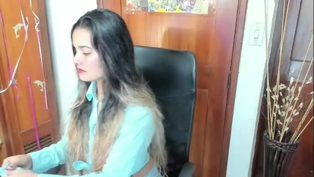 Image 8 of destinyhills_ Stream on Chaturbate on 1 month ago