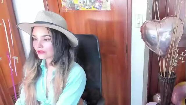 Image 2 of destinyhills_ Stream on Chaturbate on 1 month ago