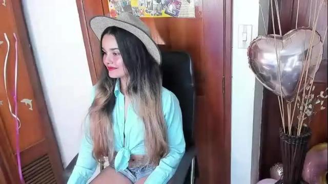 Image 7 of destinyhills_ Stream on Chaturbate on 1 month ago