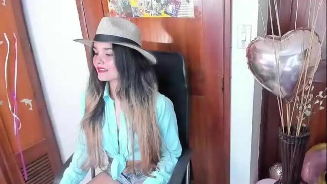 Image 8 of destinyhills_ Stream on Chaturbate on 1 month ago