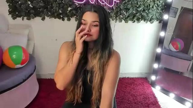 Image 10 of destinyhills_ Stream on Chaturbate on 29 days ago