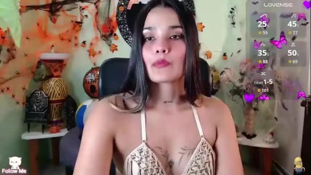 Image 4 of destinyhills_ Stream on Chaturbate on 1 day ago