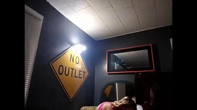Image 3 of desturbingdetale699 Stream on Chaturbate on 2 months ago
