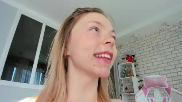 Image 2 of deva_alice Stream on Chaturbate on 14 months ago