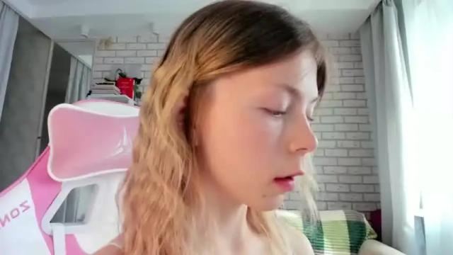 Image 10 of deva_alice Stream on Chaturbate on 13 months ago