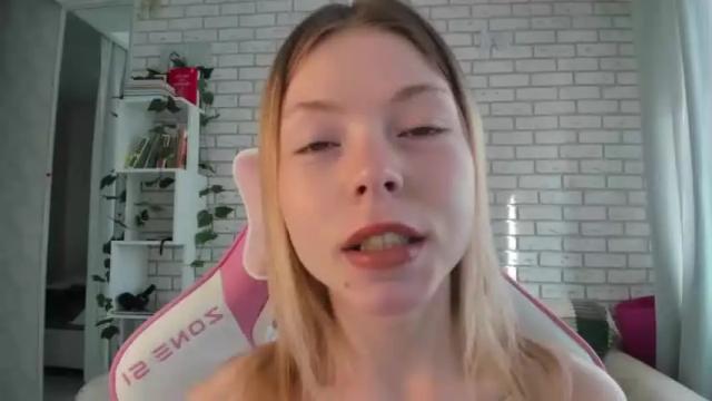 Image 4 of deva_alice Stream on Chaturbate on 13 months ago