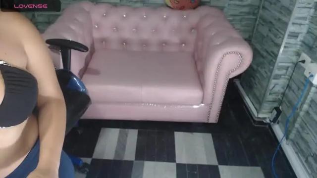 Image 10 of devhora_b Stream on Chaturbate on 16 months ago