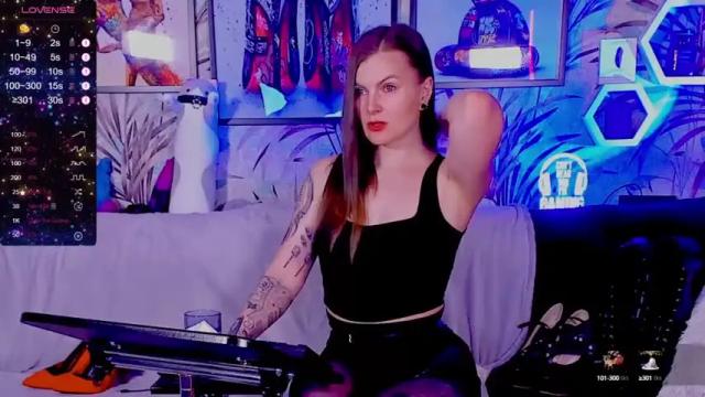 Image 2 of devi_evi Stream on Chaturbate on 15 months ago