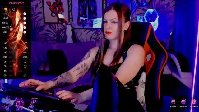 Image 3 of devi_evi Stream on Chaturbate on 13 months ago