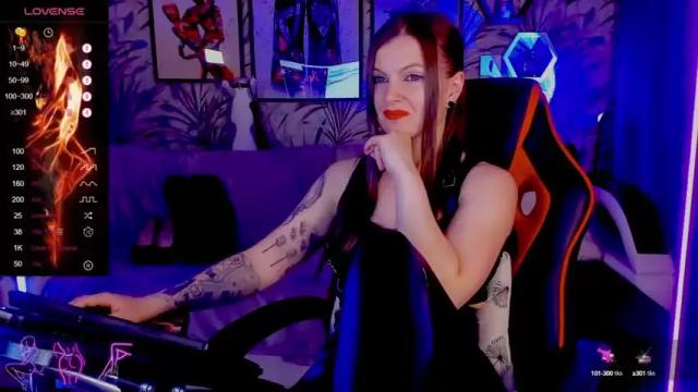 Image 6 of devi_evi Stream on Chaturbate on 13 months ago