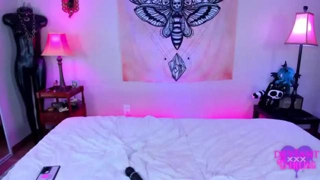 Image 7 of deviantxxxdarling Stream on Chaturbate on 13 months ago