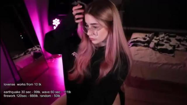 Image 4 of devilishd0ll Stream on Chaturbate on 12 months ago
