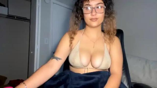 Image 12 of devynluvsu Stream on Chaturbate on 19 months ago