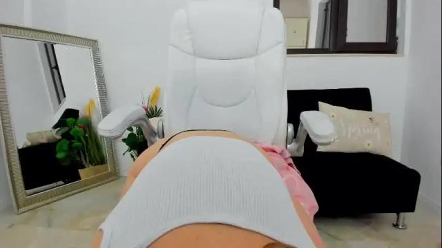 Image 4 of deya_divine Stream on Chaturbate on 25 days ago