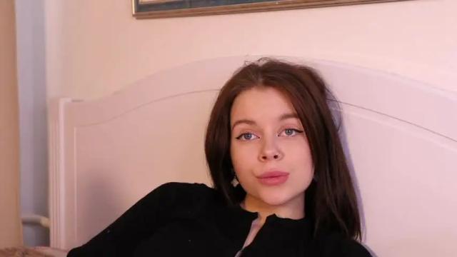 Image 10 of di_huny Stream on Chaturbate on 14 months ago