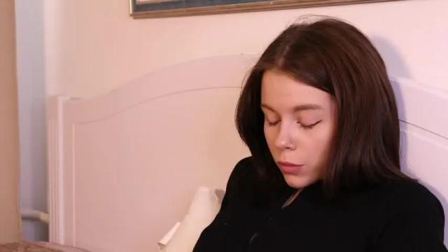 Image 3 of di_huny Stream on Chaturbate on 14 months ago