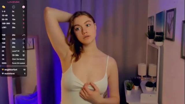 Image 2 of di_huny Stream on Chaturbate on 1 month ago