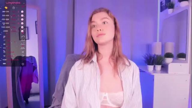 Image 2 of di_huny Stream on Chaturbate on 20 days ago