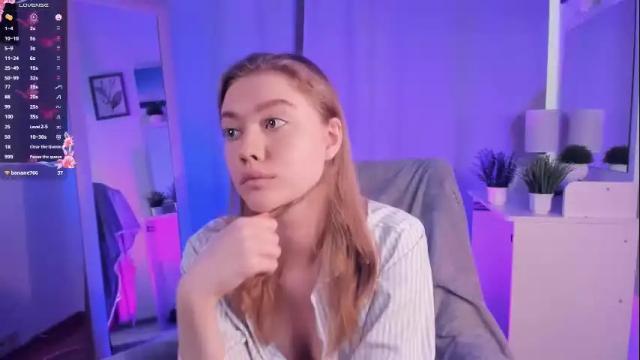 Image 11 of di_huny Stream on Chaturbate on 12 days ago