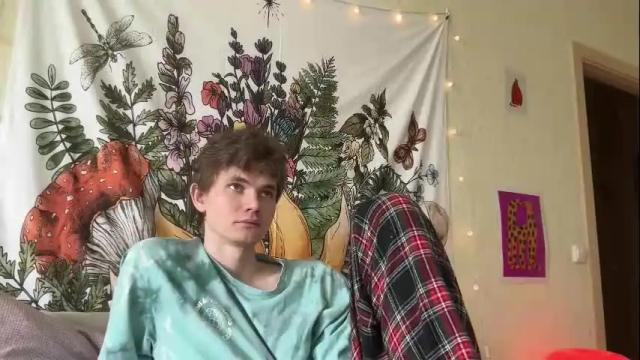 Image 2 of di_n_alex Stream on Chaturbate on 15 days ago