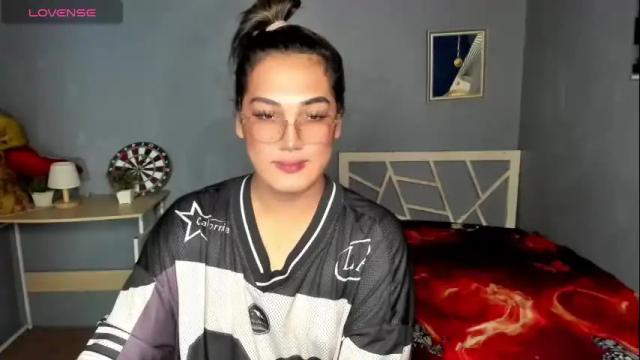 Image 8 of diamond_foxy Stream on Chaturbate on 1 month ago