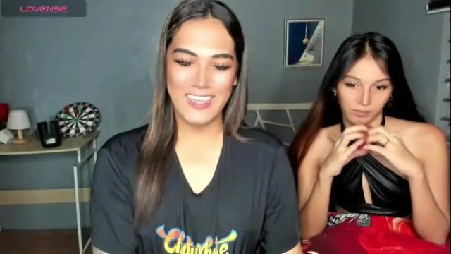 Image 3 of diamond_foxy Stream on Chaturbate on 1 month ago