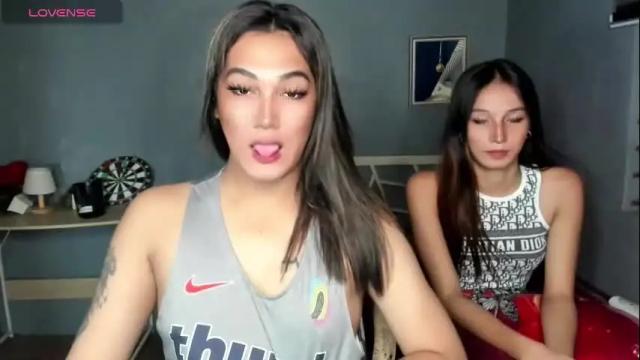Image 3 of diamond_foxy Stream on Chaturbate on 1 month ago