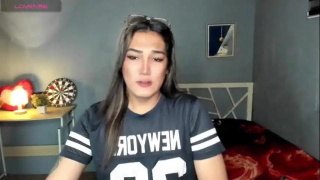 Image 11 of diamond_foxy Stream on Chaturbate on 29 days ago