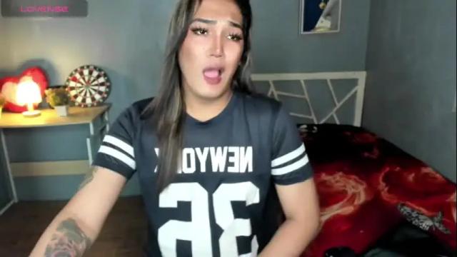 Image 12 of diamond_foxy Stream on Chaturbate on 29 days ago