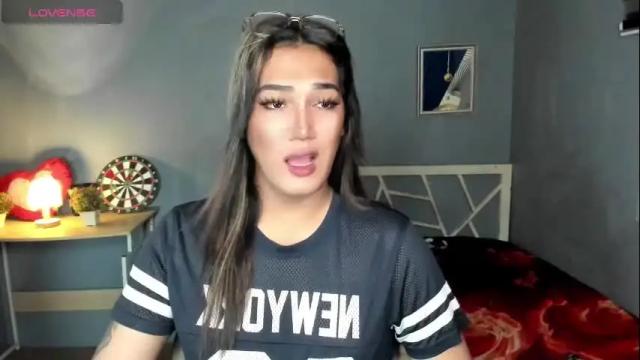 Image 3 of diamond_foxy Stream on Chaturbate on 29 days ago