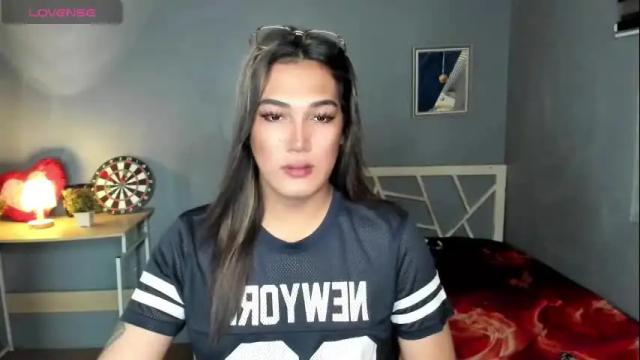 Image 8 of diamond_foxy Stream on Chaturbate on 29 days ago