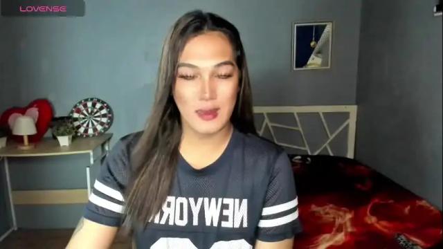 Image 2 of diamond_foxy Stream on Chaturbate on 28 days ago