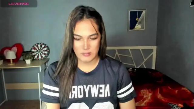 Image 7 of diamond_foxy Stream on Chaturbate on 28 days ago