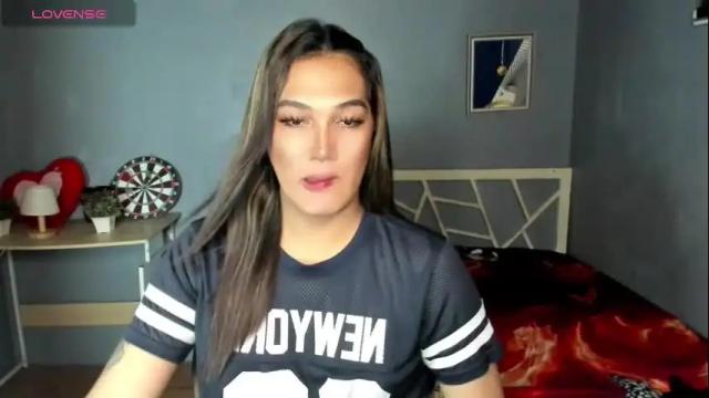 Image 8 of diamond_foxy Stream on Chaturbate on 28 days ago
