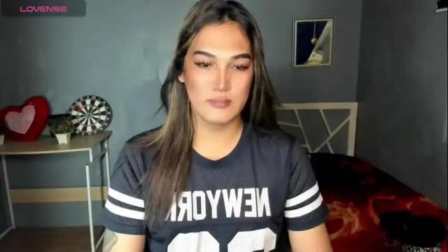 Image 4 of diamond_foxy Stream on Chaturbate on 24 days ago