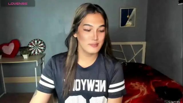 Image 8 of diamond_foxy Stream on Chaturbate on 24 days ago